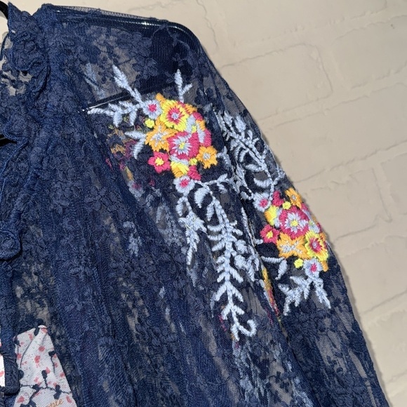FREE PEOPLE shirt Jubilee Lace Embroidered Top Blue NWT medium NEW - Picture 5 of 6